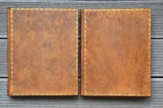 Idylles de Théocrite, traduites en français par J.-B. Gail, professeur de littérature grecque au Collège de France.
Nouvelle édition, ornée de figures gravées d’après les dessins de Barbier & Boichot [suivi de] : Les amours de Léandre et de Héro, poème de Musée le Grammairien, traduit en français, avec le texte grec, la version latine, des notes critiques, & un index ; par J.-B. Gail. - photo