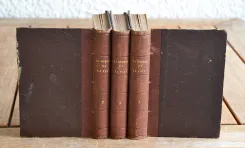 « La plus grande œuvre de la littérature russeet une des plus importantes de la littérature universelle »(Dictionnaire des Œuvres).
La guerre et la paix.
Roman historique, traduit avec l’autorisation de l’auteur par une russe.
Tome premier. Avant Tilsitt – 1805 / 1807
Tome deuxième. L’invasion – 1807 / 1812
Tome troisième. Borodino – Les français à Moscou – Epilogue – 1812 / 1820 - photo